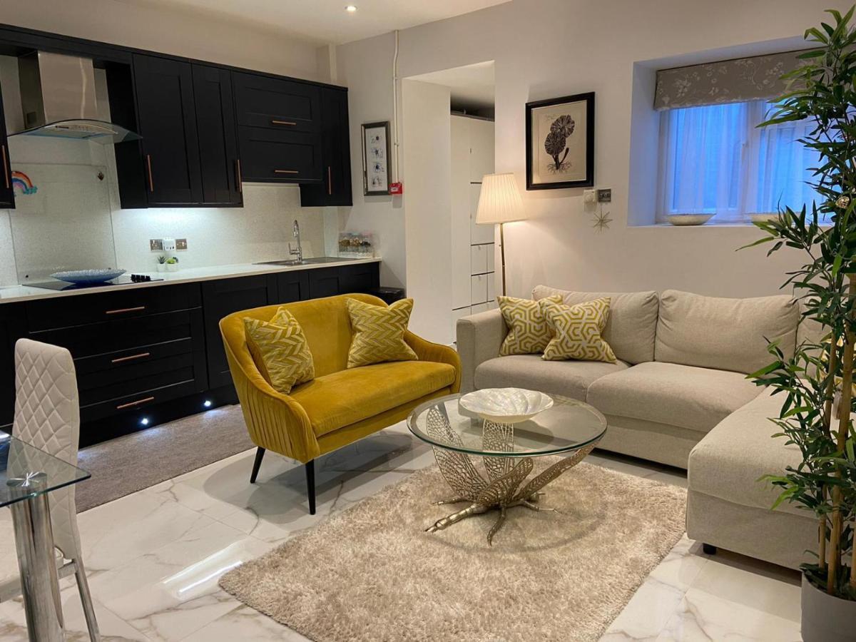 Elegant 2 Bed Flat In Chiswick Lägenhet London Exteriör bild