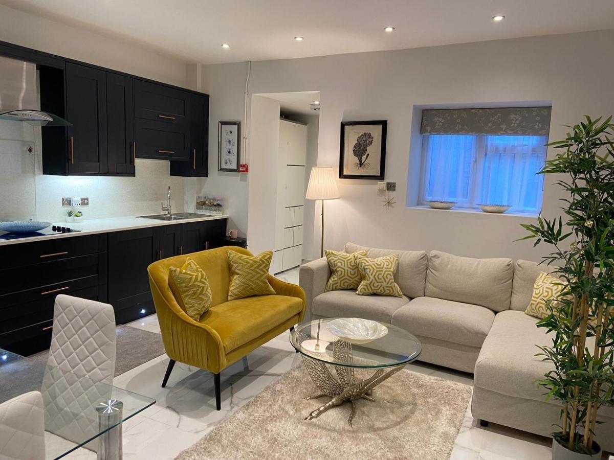Elegant 2 Bed Flat In Chiswick Lägenhet London Exteriör bild