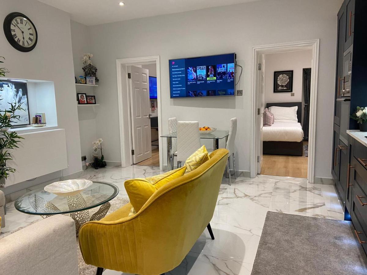 Elegant 2 Bed Flat In Chiswick Lägenhet London Exteriör bild